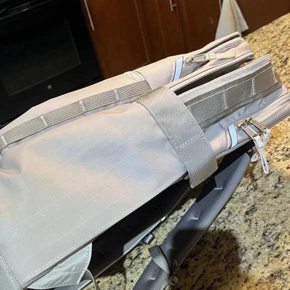 The North Face Base Camp Voyager Backpack 26 L - Picture 10 of 11